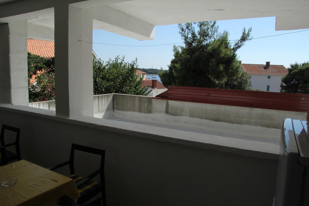 Novalja Guesthouse Economy Rooms Buitenkant foto