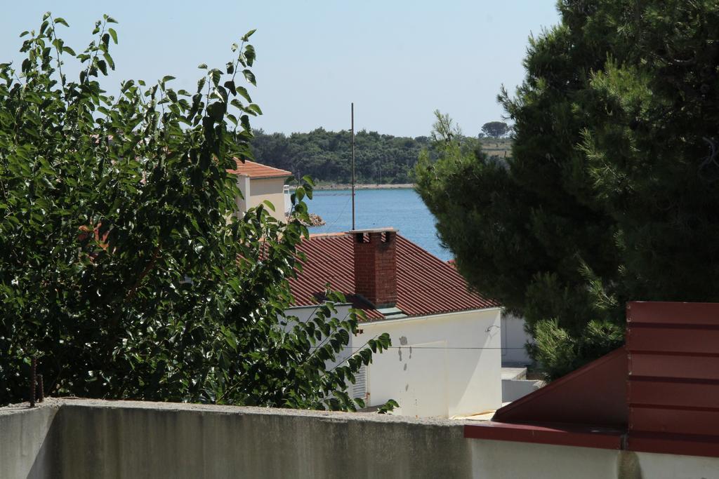 Novalja Guesthouse Economy Rooms Buitenkant foto