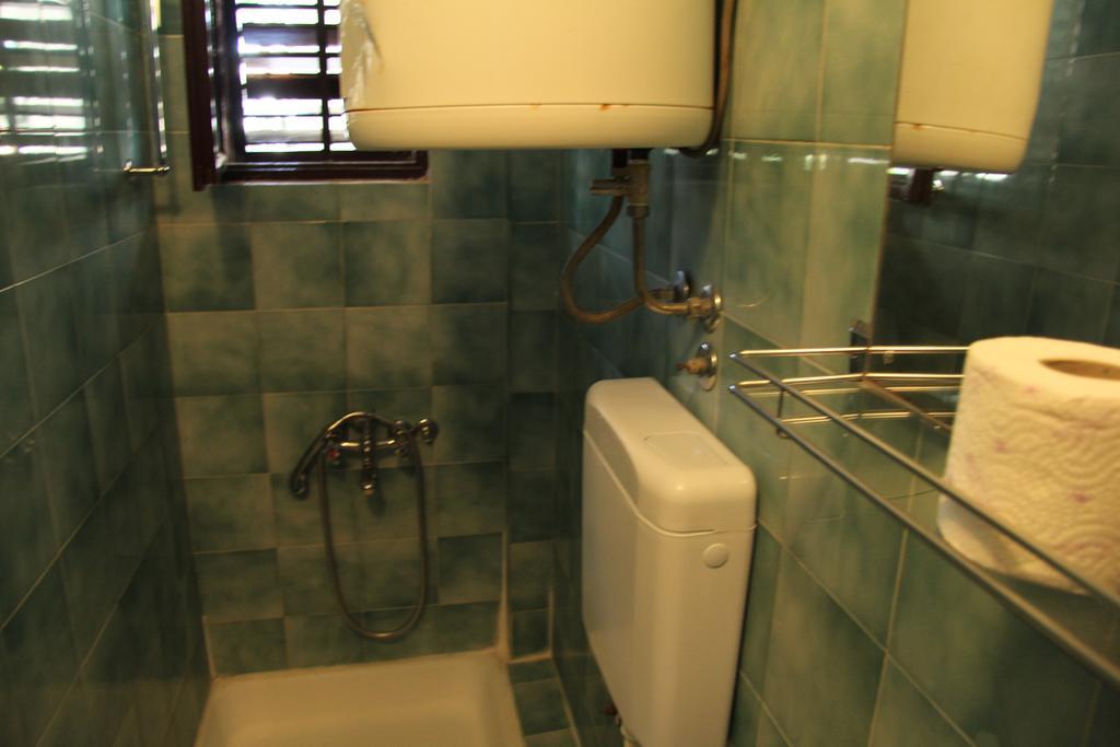 Novalja Guesthouse Economy Rooms Buitenkant foto