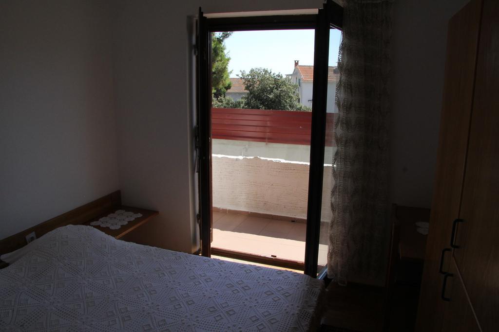 Novalja Guesthouse Economy Rooms Buitenkant foto