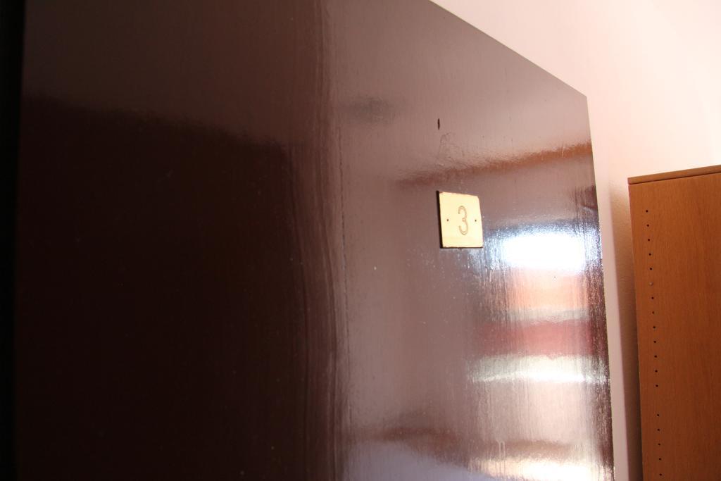 Novalja Guesthouse Economy Rooms Buitenkant foto