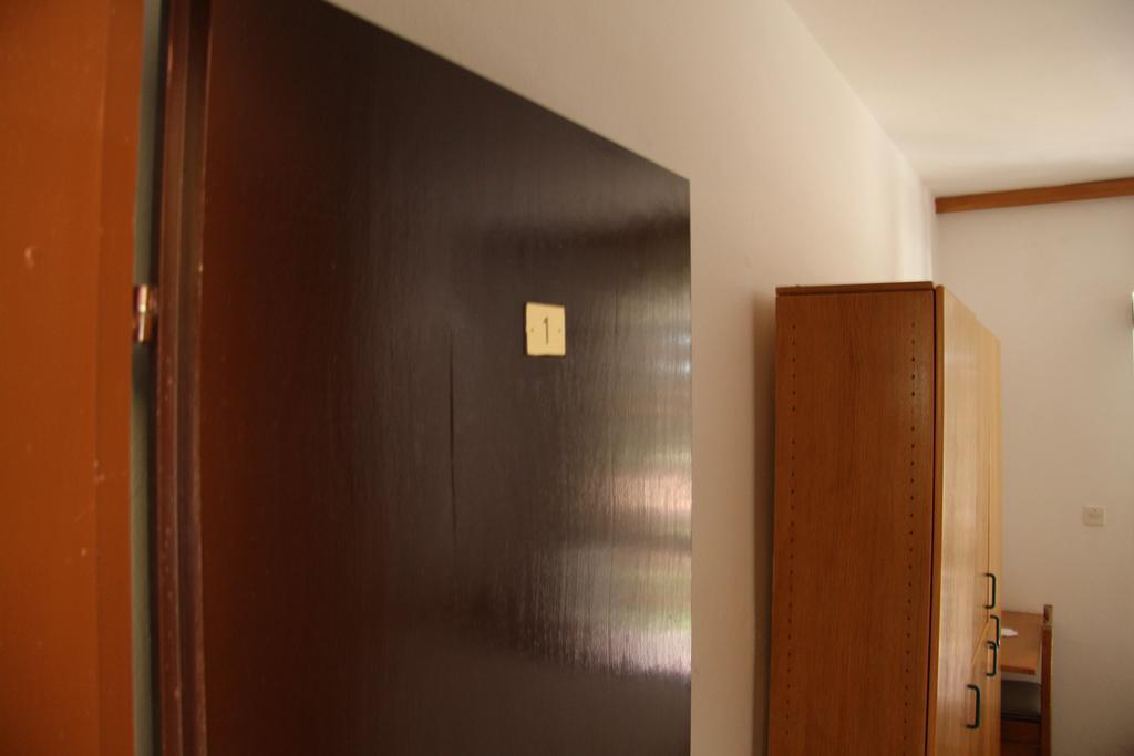 Novalja Guesthouse Economy Rooms Buitenkant foto