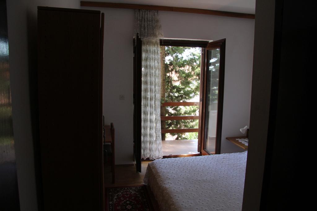 Novalja Guesthouse Economy Rooms Buitenkant foto